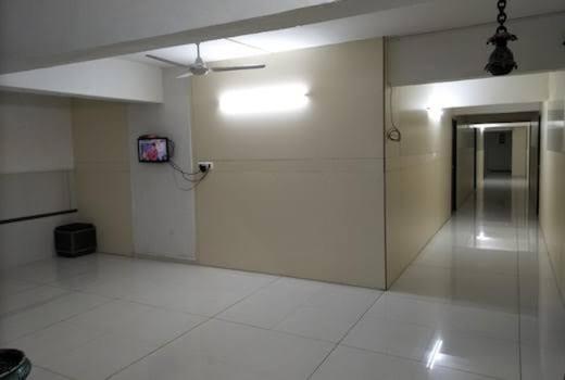 Night Halt Dormitory Ахмедабад Екстериор снимка