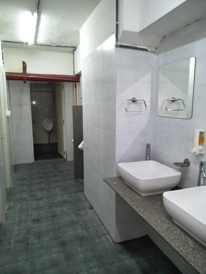 Night Halt Dormitory Ахмедабад Екстериор снимка