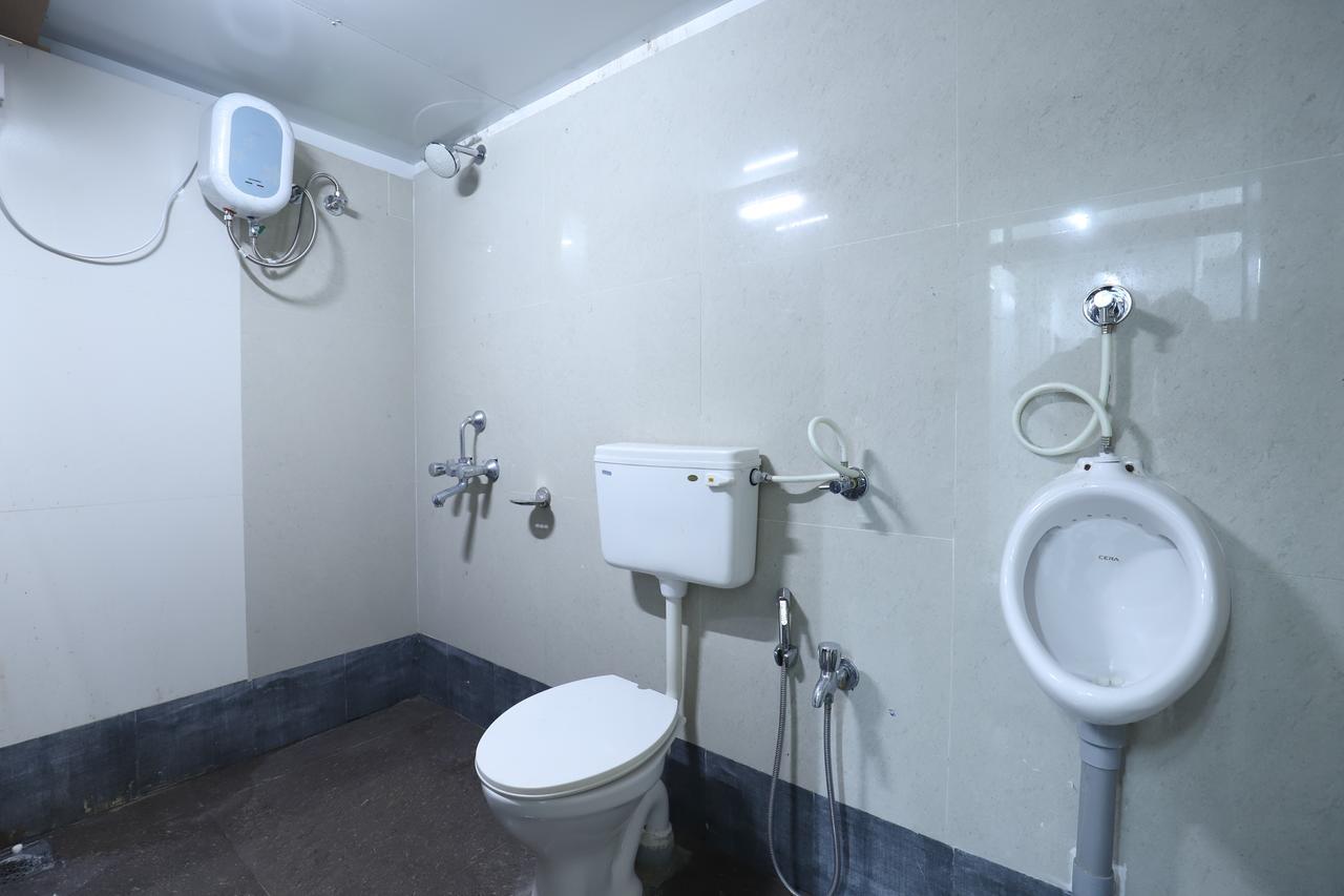 Night Halt Dormitory Ахмедабад Екстериор снимка