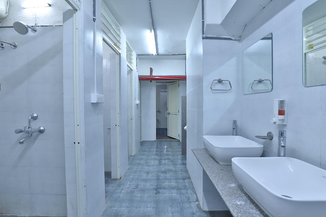 Night Halt Dormitory Ахмедабад Екстериор снимка